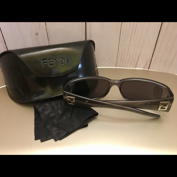 Fendi signature sunglasses